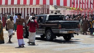 வீதித் தடையை மீறி உள்நுழைந்த இராணுவ வாகனத்தால் பரபரப்பு!